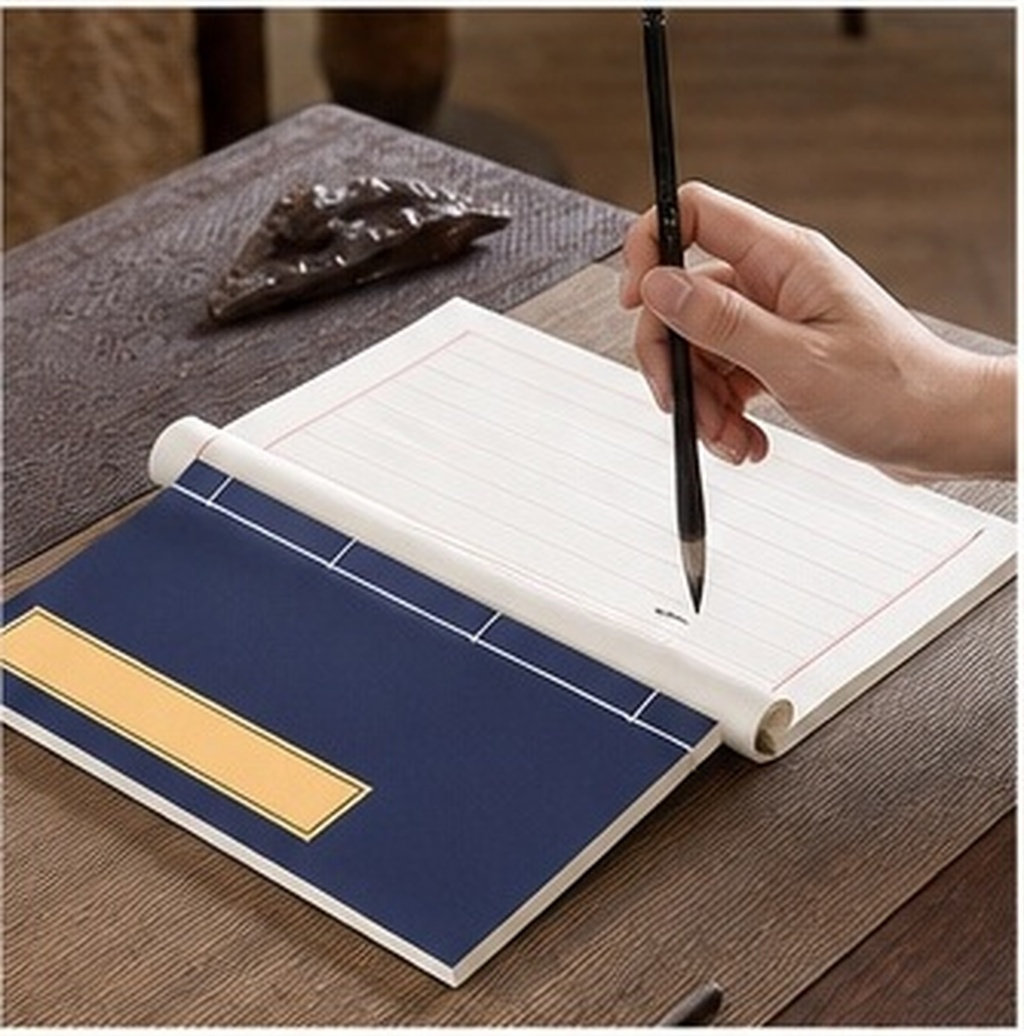 1冊の書籍。中国の伝統的な書道用紙「宣紙」。書き練習用。方眼 - Chinese Calligraphy Practice Book のレビューと価格
